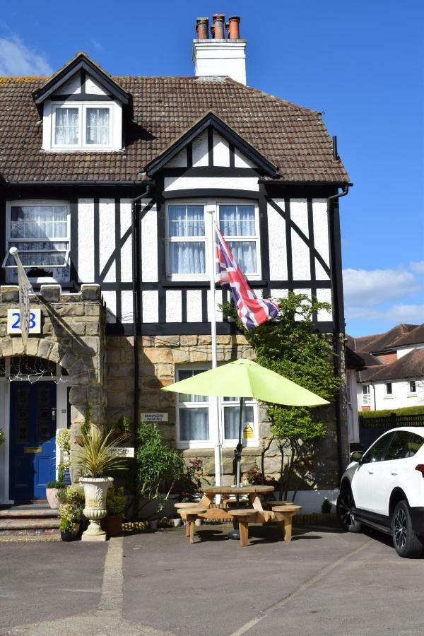 Gatwick Castle B&B 홀리 외부 사진